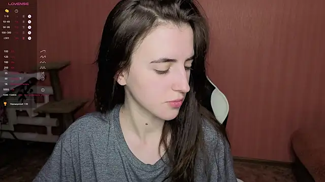 Snapshot of reaiss chatting on 11/27/25, 04:13 reaiss online show from 11/27/25, 04:13