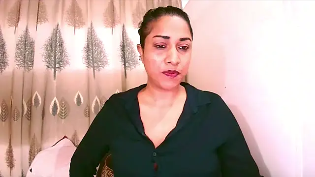 Snapshot of Indian_Erotic69 chatting on 05/20/26, 05:15 Indian Erotic69 online show from 05/20/26, 05:15