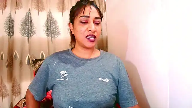 Snapshot of Indian_Erotic69 chatting on 06/25/26, 05:45 Indian Erotic69 online show from 06/25/26, 05:45