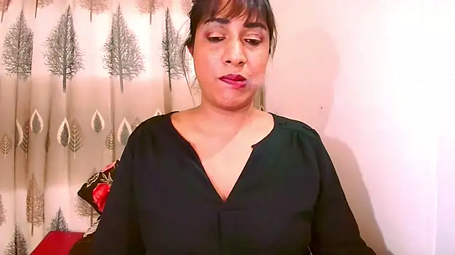 Snapshot of Indian_Erotic69 chatting on 06/01/26, 05:40 Indian Erotic69 online show from 06/01/26, 05:40