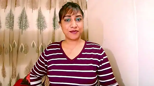 Snapshot of Indian_Erotic69 chatting on 07/14/26, 05:23 Indian Erotic69 online show from 07/14/26, 05:23
