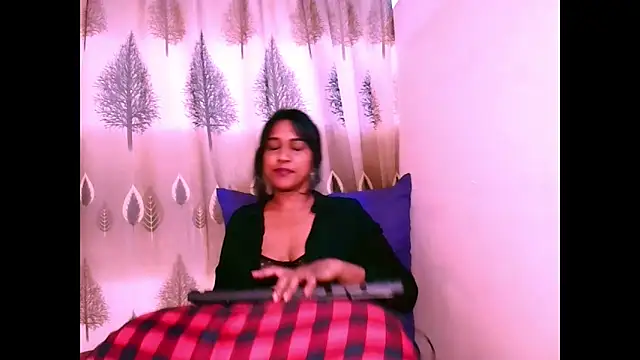 Snapshot of Indian_Erotic69 chatting on 03/20/25, 11:49 Indian Erotic69 online show from 03/20/25, 11:49