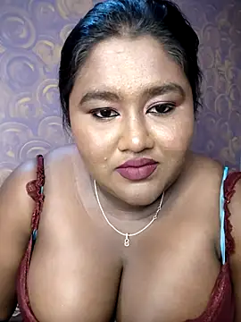 Snapshot of horny_diana chatting on 06/19/26, 05:08 horny diana online show from 06/19/26, 05:08