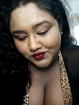 Snapshot of horny_diana chatting on 10/05/25, 04:53 horny diana online show from 10/05/25, 04:53
