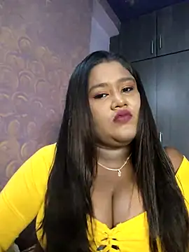 Snapshot of horny_diana chatting on 06/17/26, 05:23 horny diana online show from 06/17/26, 05:23