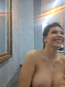 Bella Posh online show from 11/08/25, 05:55