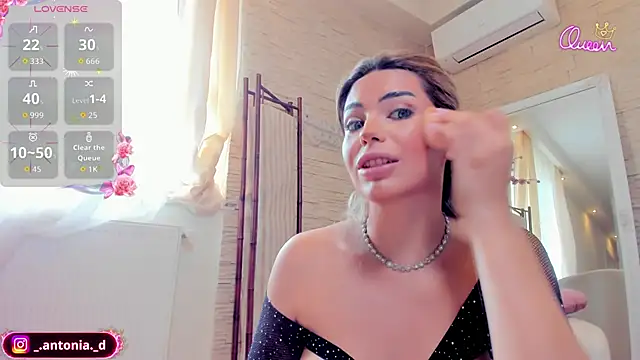 Snapshot of Bella_Posh chatting on 06/15/26, 07:08 Bella Posh online show from 06/15/26, 07:08