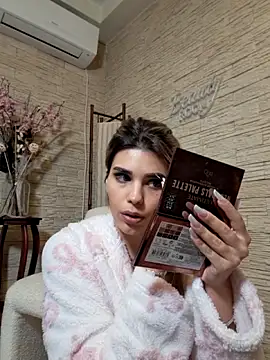 Bella Posh online show from 02/10/26, 03:33