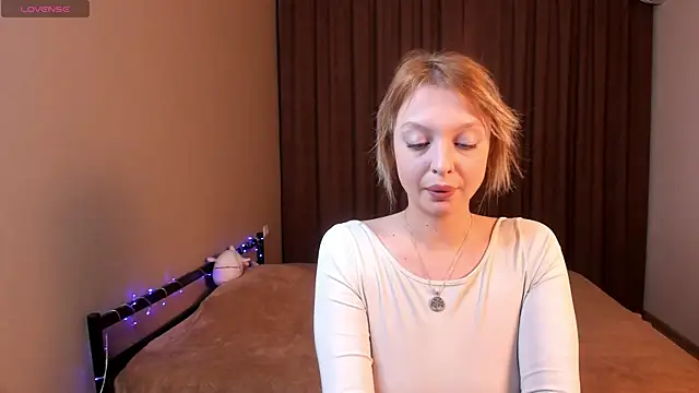 Snapshot of Mystic_Doll chatting on 03/06/25, 06:16 Mystic Doll online show from 03/06/25, 06:16