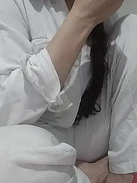 Snapshot of BUSE8821 chatting on 01/09/26, 09:11 BUSE8821 online show from 01/09/26, 09:11