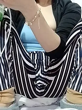 Snapshot of BUSE8821 chatting on 01/14/26, 02:48 BUSE8821 online show from 01/14/26, 02:48