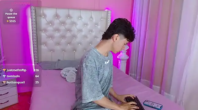 callum 77 online show from 03/12/25, 09:44