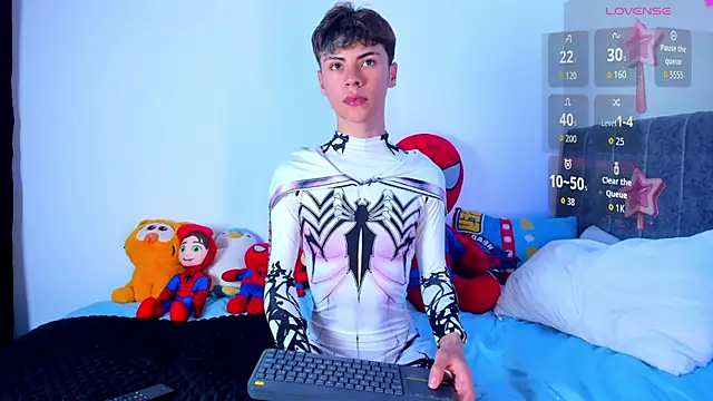 callum 77 online show from 12/04/25, 09:25