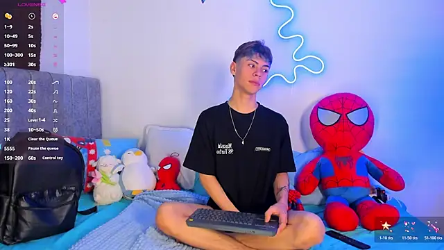 callum 77 online show from 10/24/25, 06:56