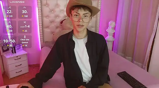 callum 77 online show from 03/20/25, 08:08