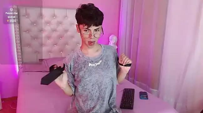 callum 77 online show from 03/14/25, 07:55