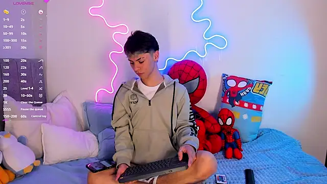 callum 77 online show from 09/11/25, 04:12