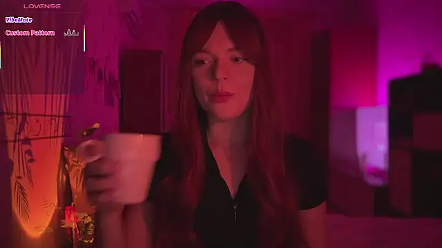 CherryRed Girl online show from 03/18/26, 10:43