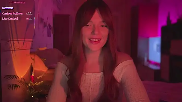 CherryRed Girl online show from 04/10/26, 09:44