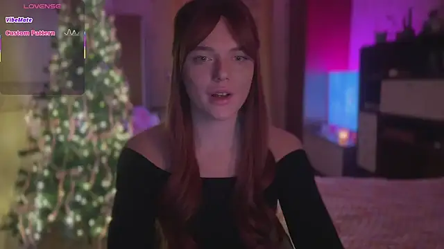 CherryRed Girl online show from 12/22/25, 10:43