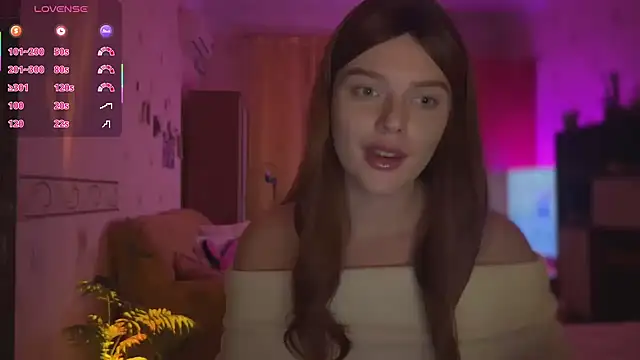 CherryRed Girl online show from 11/04/25, 10:24