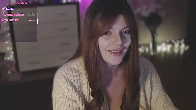 Snapshot of CherryRed_Girl chatting on 09/25/25, 08:15 CherryRed Girl online show from 09/25/25, 08:15
