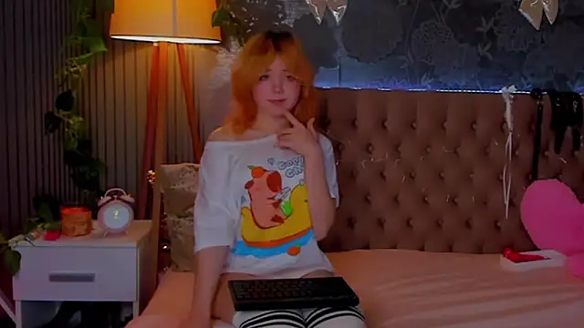 EmilyAngells online show from 12/17/25, 07:57