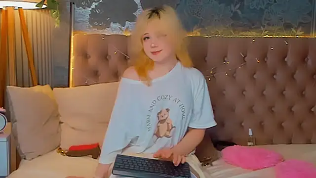 EmilyAngells online show from 02/25/26, 06:57