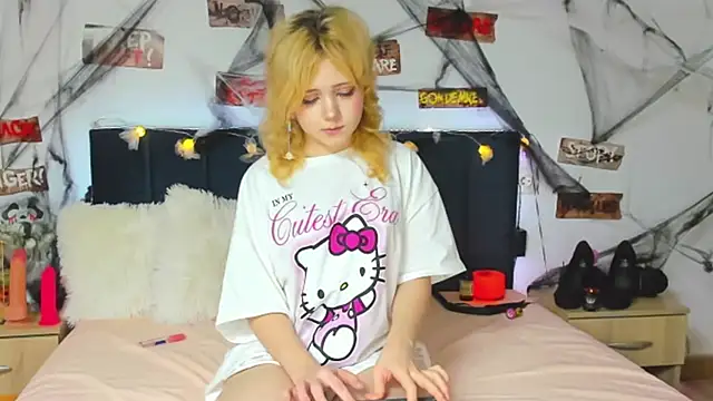 EmilyAngells online show from 10/28/25, 10:47