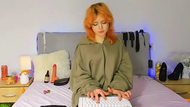 EmilyAngells online show from 11/19/25, 11:32