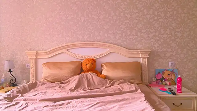  BunnyDollStella  online show from 09/20/25, 08:08