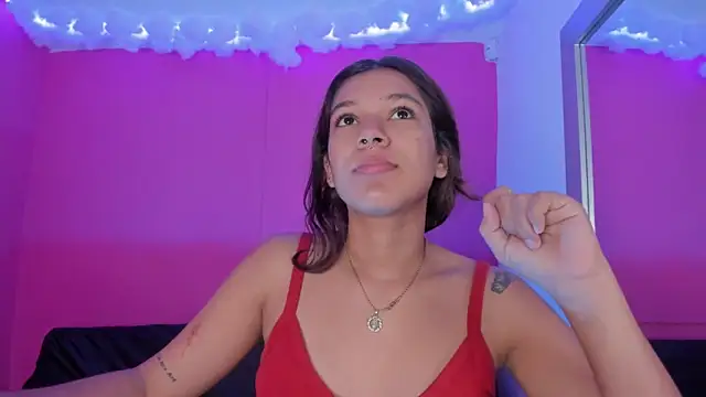 Snapshot of violett_24_ chatting on 03/19/25, 12:56 violett 24 online show from 03/19/25, 12:56