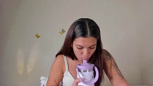 Snapshot of violett_24_ chatting on 10/20/25, 11:27 violett 24 online show from 10/20/25, 11:27