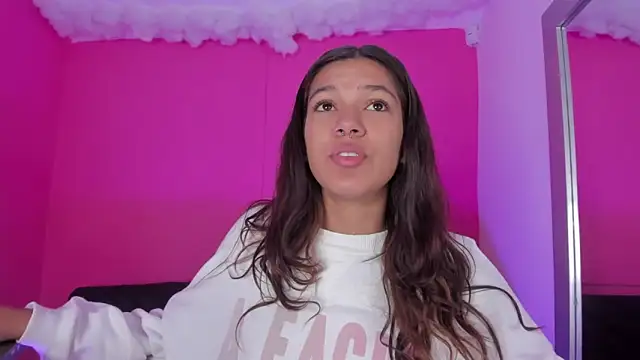 Snapshot of violett_24_ chatting on 03/15/25, 12:56 violett 24 online show from 03/15/25, 12:56