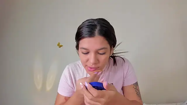 Snapshot of violett_24_ chatting on 10/22/25, 11:36 violett 24 online show from 10/22/25, 11:36