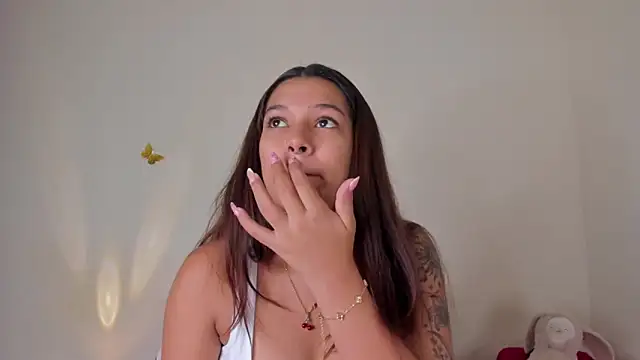 Snapshot of violett_24_ chatting on 10/01/25, 11:19 violett 24 online show from 10/01/25, 11:19