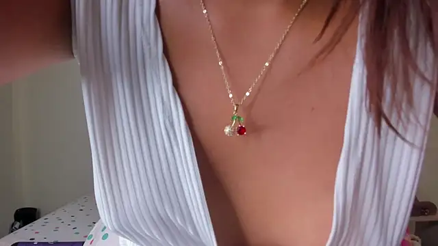 Snapshot of violett_24_ chatting on 09/08/25, 10:42 violett 24 online show from 09/08/25, 10:42