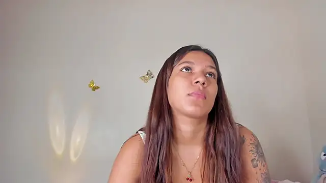 Snapshot of violett_24_ chatting on 11/20/25, 01:17 violett 24 online show from 11/20/25, 01:17