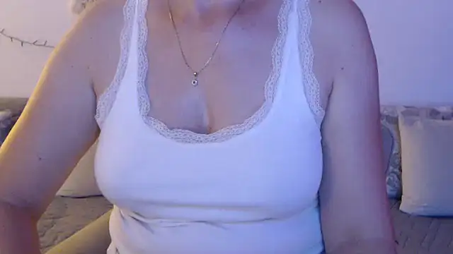 Snapshot of YourfantasyGiuly chatting on 07/13/26, 12:59 YourfantasyGiuly online show from 07/13/26, 12:59