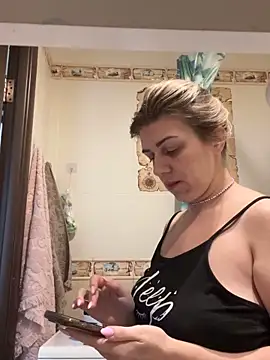 Lusi Luxary online show from 10/28/25, 05:18