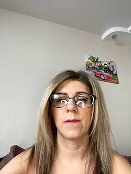Lusi Luxary online show from 03/04/25, 05:21