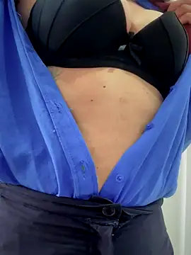 Megan-01- online show from 11/01/25, 01:38