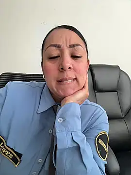 Snapshot of Megan-01- chatting on 04/24/26, 01:13 Megan-01- online show from 04/24/26, 01:13