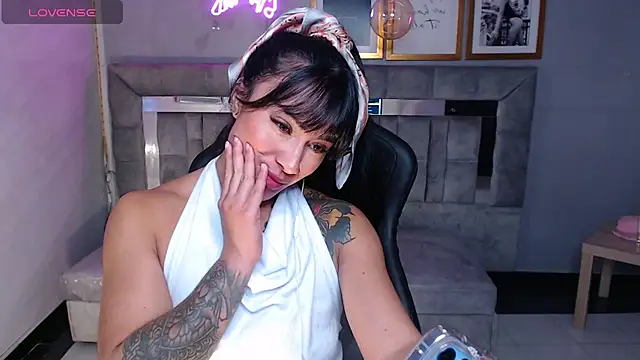 Isabella Collen v online show from 10/15/25, 01:08