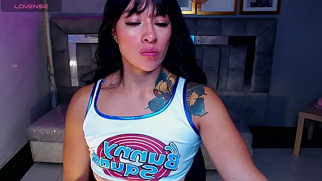 Snapshot of Isabella_Collen_v chatting on 10/17/25, 01:13 Isabella Collen v online show from 10/17/25, 01:13