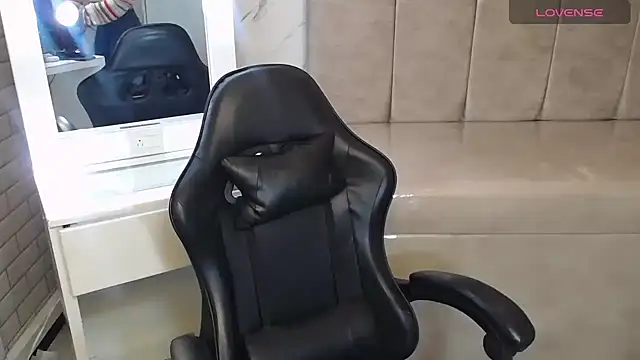 Isabella Collen v online show from 03/06/26, 01:06