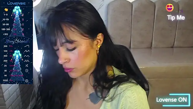 Snapshot of Isabella_Collen_v chatting on 12/16/25, 01:15 Isabella Collen v online show from 12/16/25, 01:15