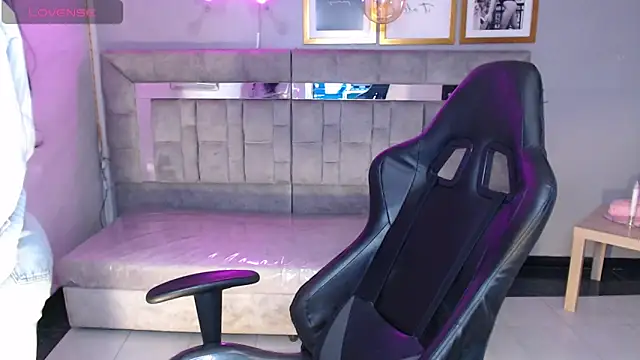 Isabella Collen v online show from 10/20/25, 01:11