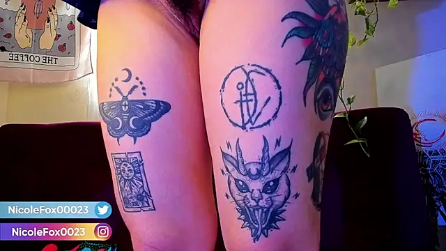 NicoleFox23  online show from 10/26/25, 09:59