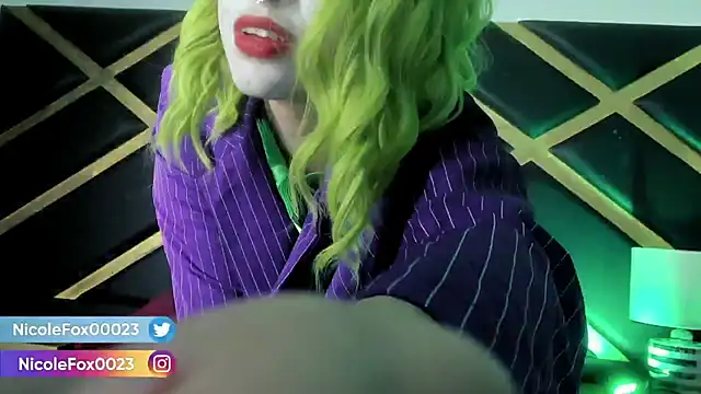 NicoleFox23  online show from 10/29/25, 09:58